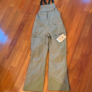 Women's Olive fly low ski and snowboard bibs